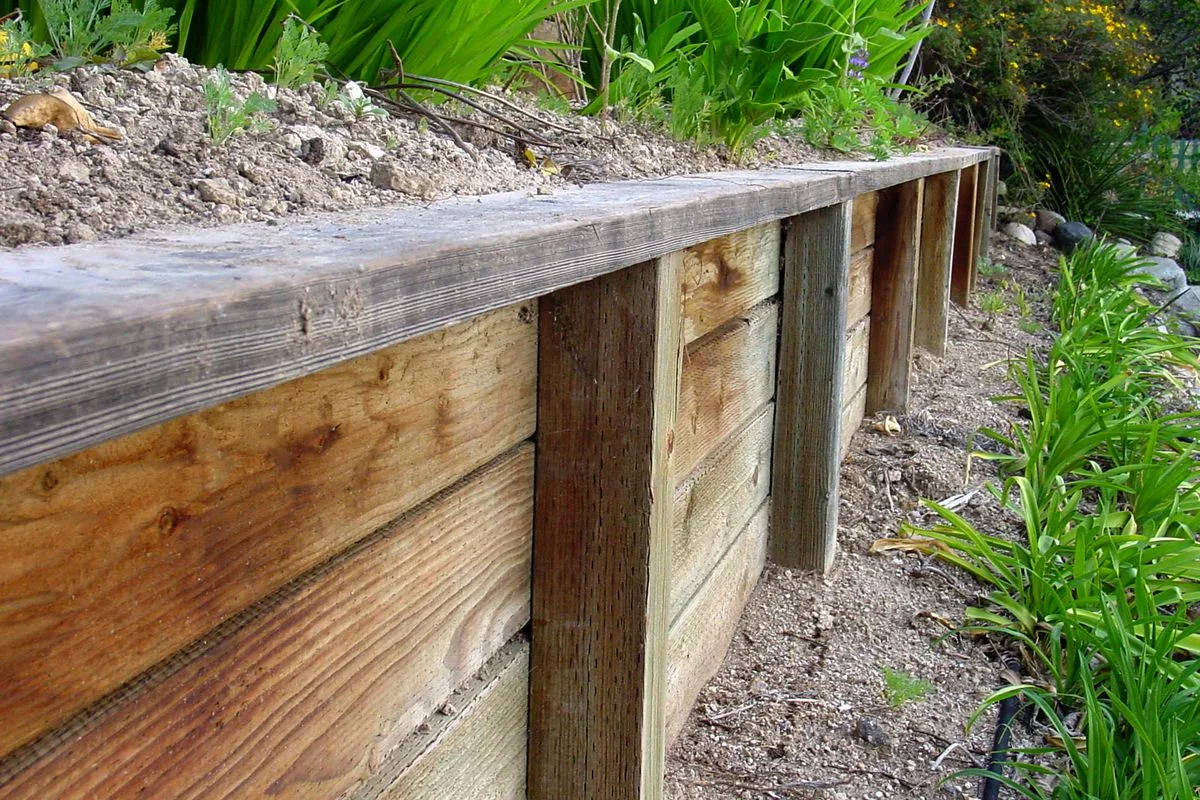 Finished retaining wall project near Calwell